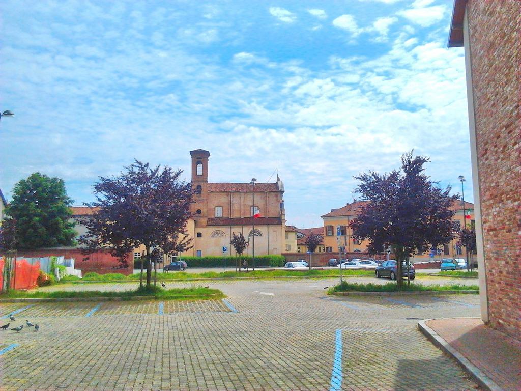 Luna Del Belvedere Asti Buitenkant foto